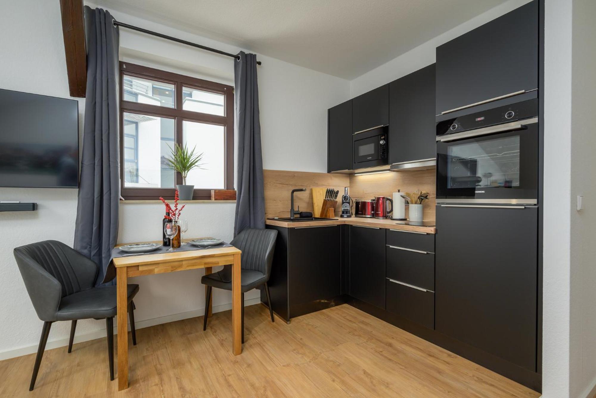 Sweethome - Zentral - Kueche & Parkplatz, Wifi Halle  Exteriör bild