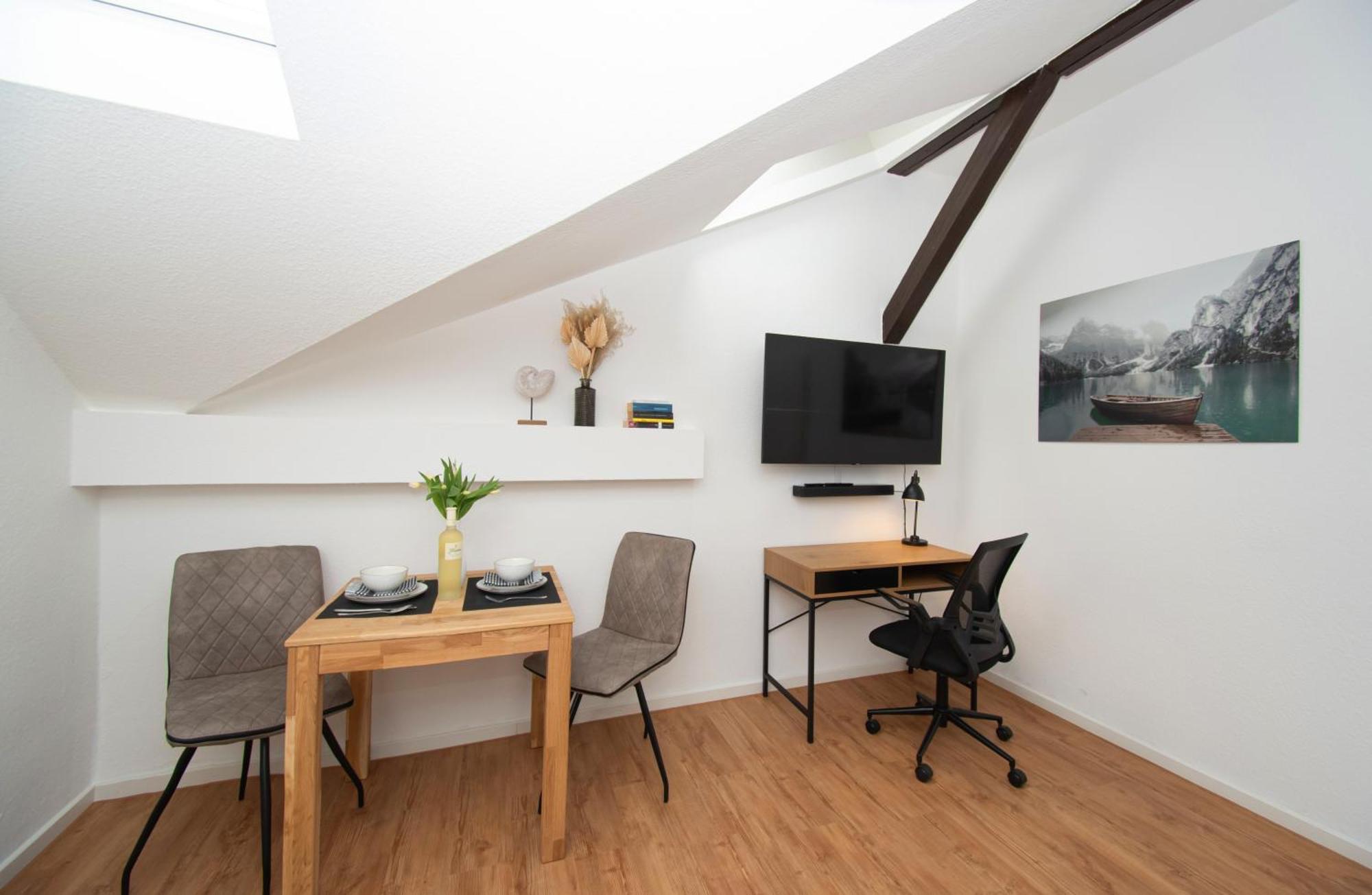 Sweethome - Zentral - Kueche & Parkplatz, Wifi Halle  Exteriör bild