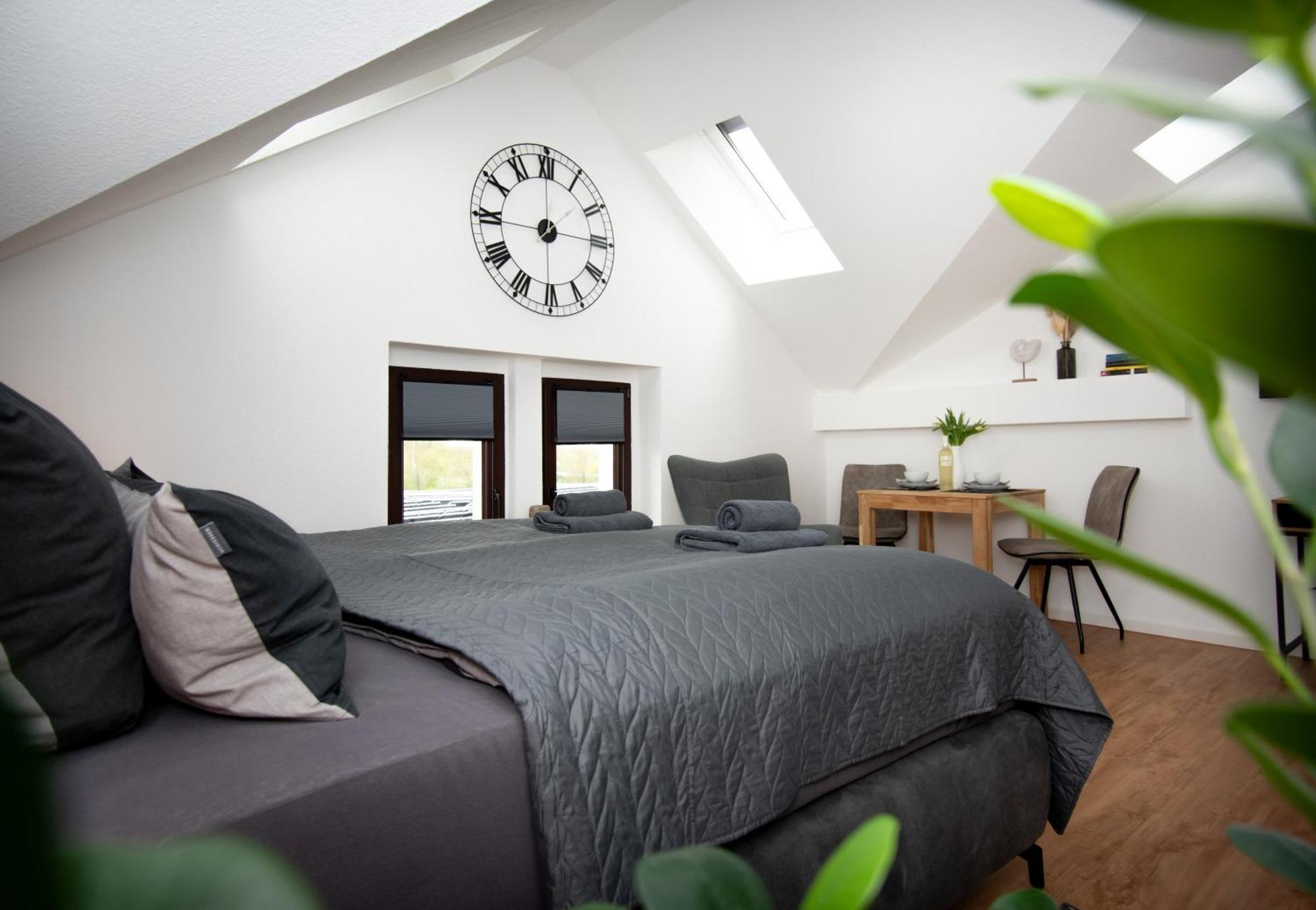 Sweethome - Zentral - Kueche & Parkplatz, Wifi Halle  Exteriör bild