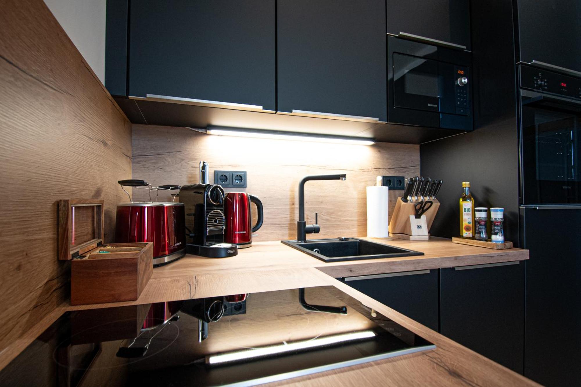 Sweethome - Zentral - Kueche & Parkplatz, Wifi Halle  Exteriör bild